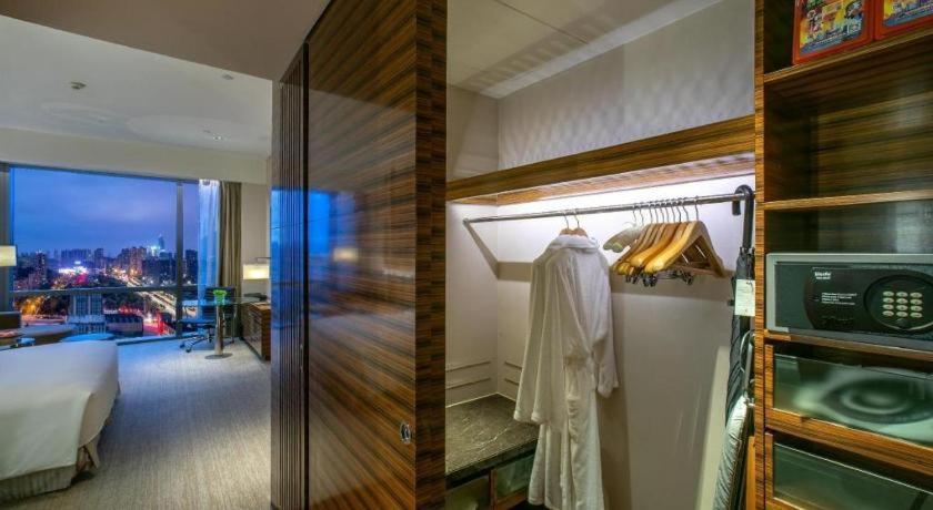 New World Guiyang Hotel Exterior foto